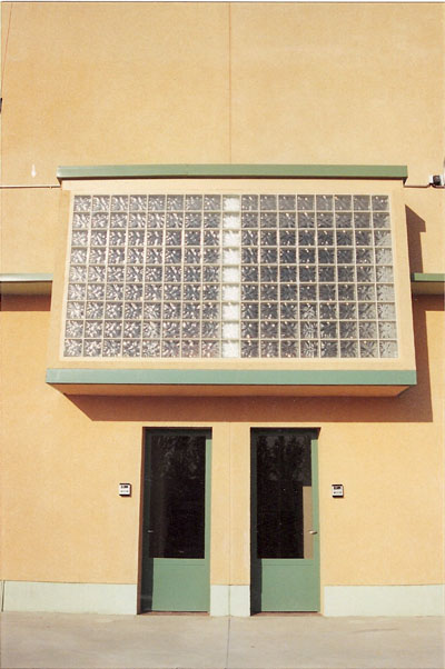 AmpliaciÃ³n y segregaciÃ³n en edificio industrial para agrupaciÃ³n de 11 naves nido en Calle RamÃ³n y Cajal. LeganÃ©s.